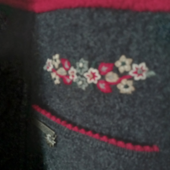 Vintage 100% Wool Cardigan - Picture 4 of 8